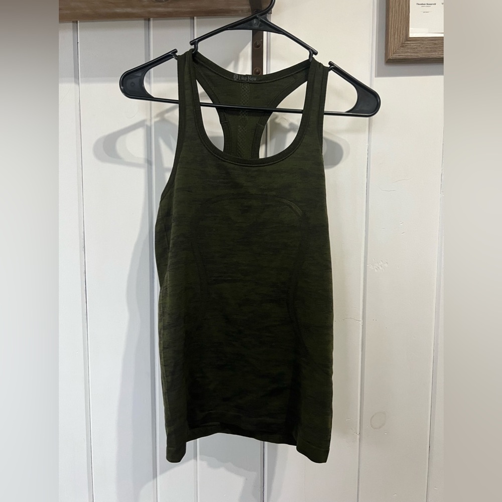 Lululemon Swiftly Tech Racerback 2.0 - Picture 2 of 3